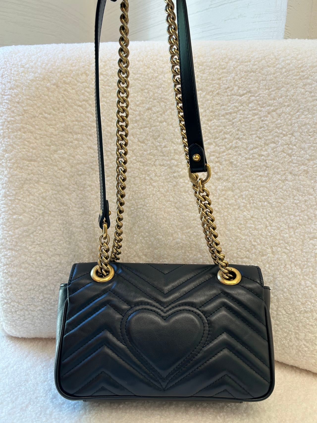 Gucci - GG Marmont Matelassé Shoulder Bag 22 - Leather - Black - (Mini)