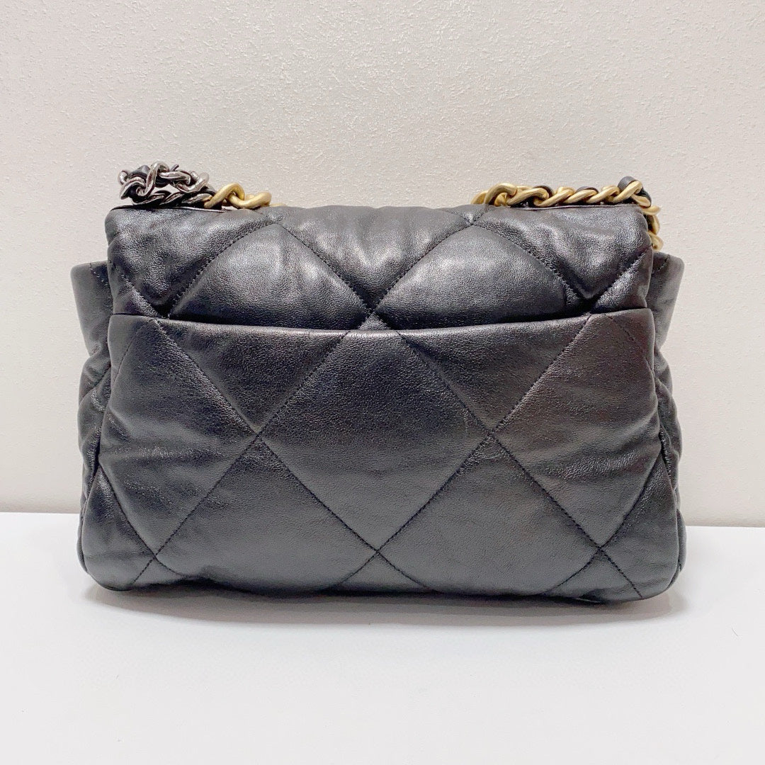 Chanel - 19 Bag - Lambskin leather - Black - (medium)