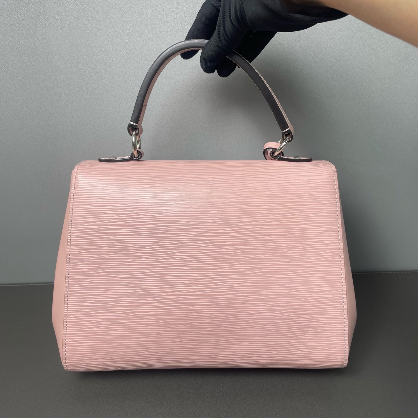 Louis Vuitton - Cluny - Epi leather - Pink - (medium)