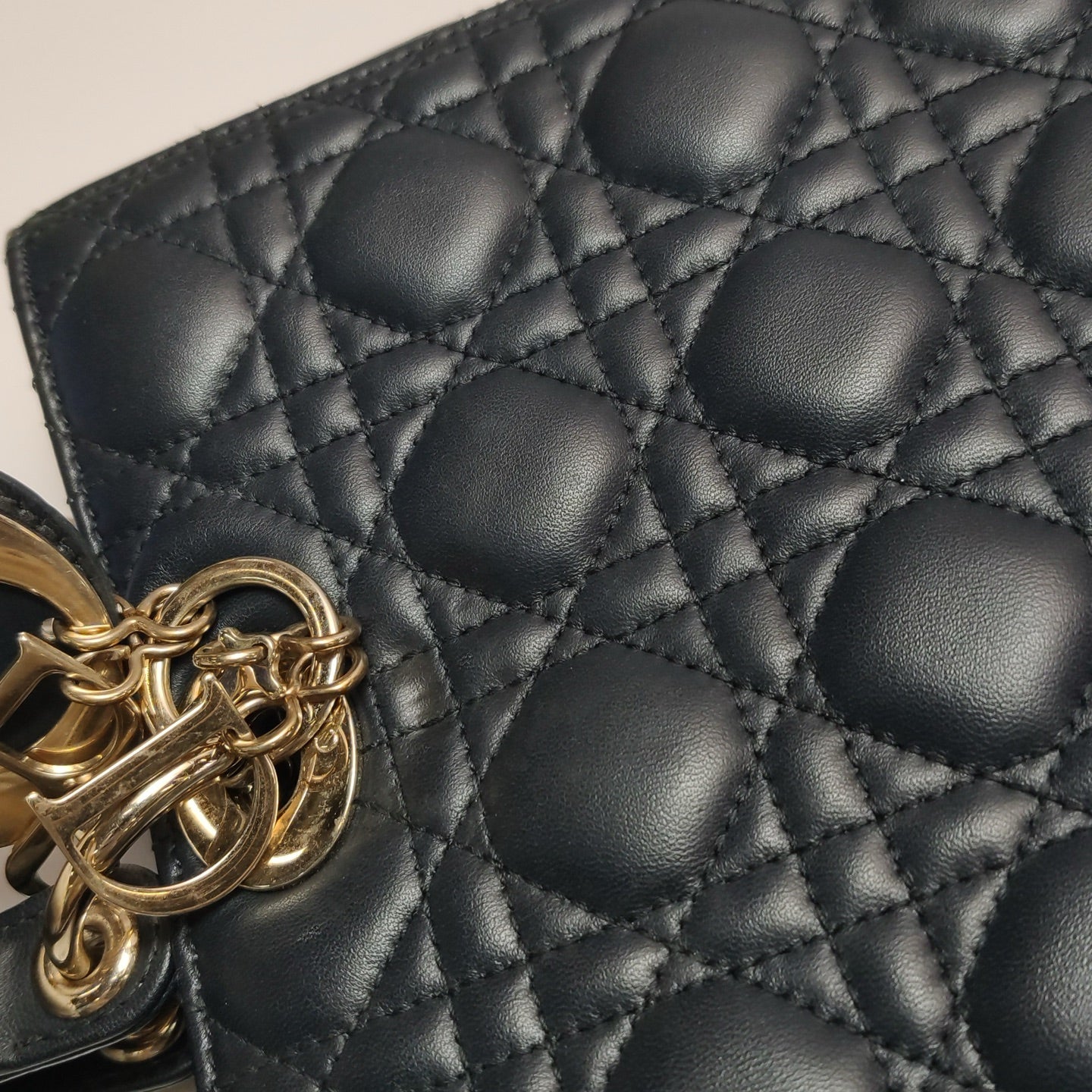 Dior - Lady Dior - Cannage quilted lambskin leather - Dark Navy Blue with Gold-Tone Hardware - (Medium)