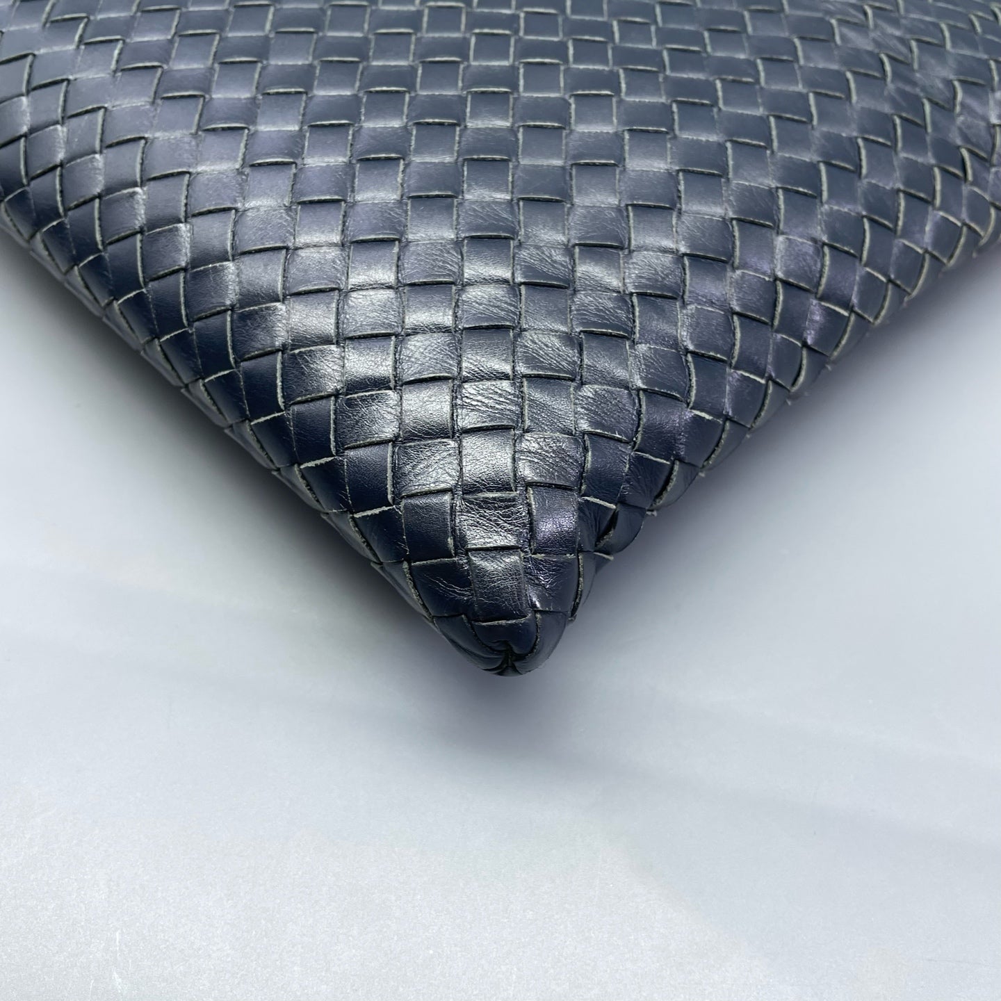 Bottega Veneta - Intrecciato Crossbody Bag - Leather - Navy - (medium)