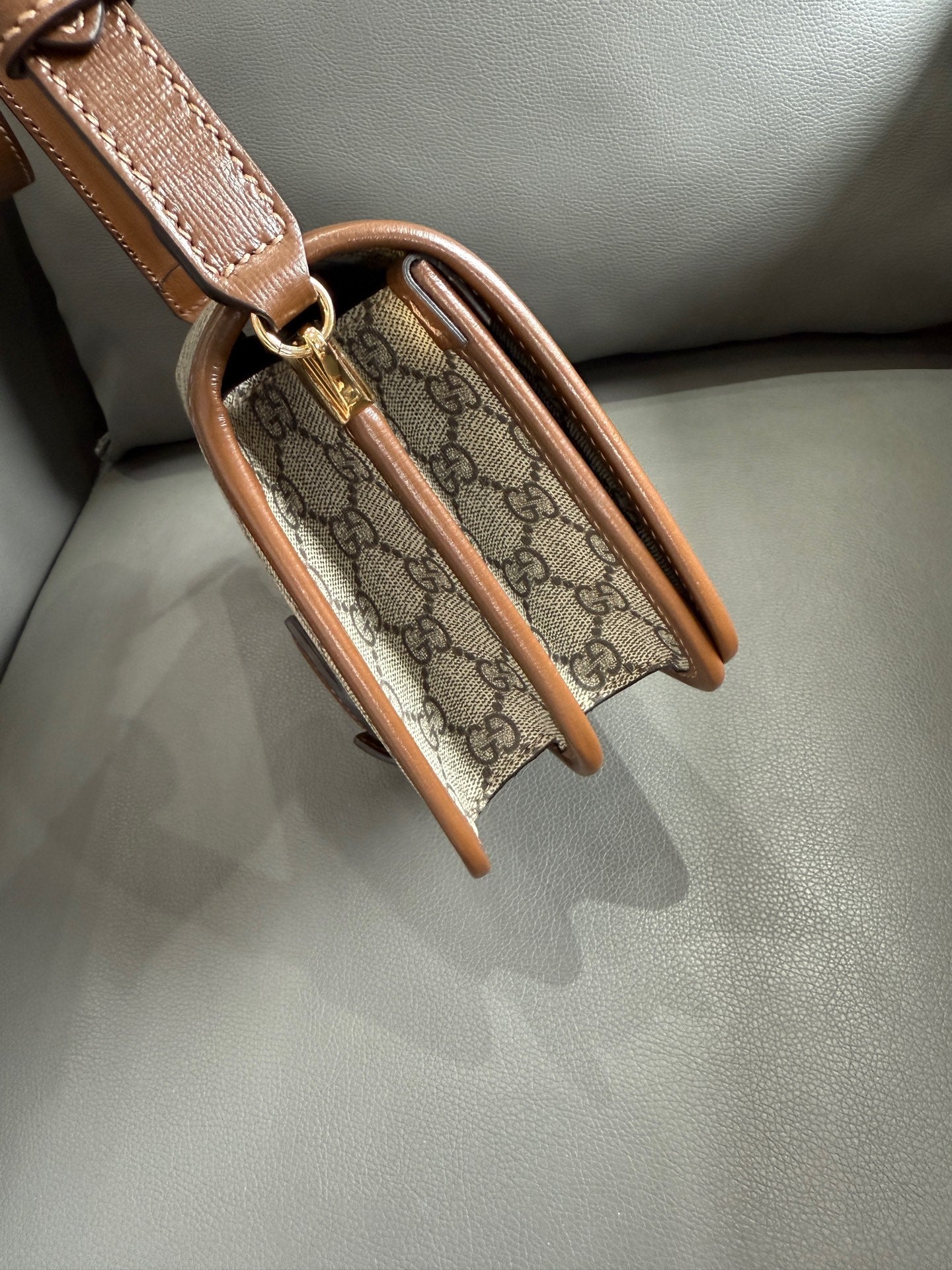 Gucci - GG Retro Mini 041 Messenger Accordion Bag - GG Supreme canvas with leather trim - Beige and Brown - (mini)