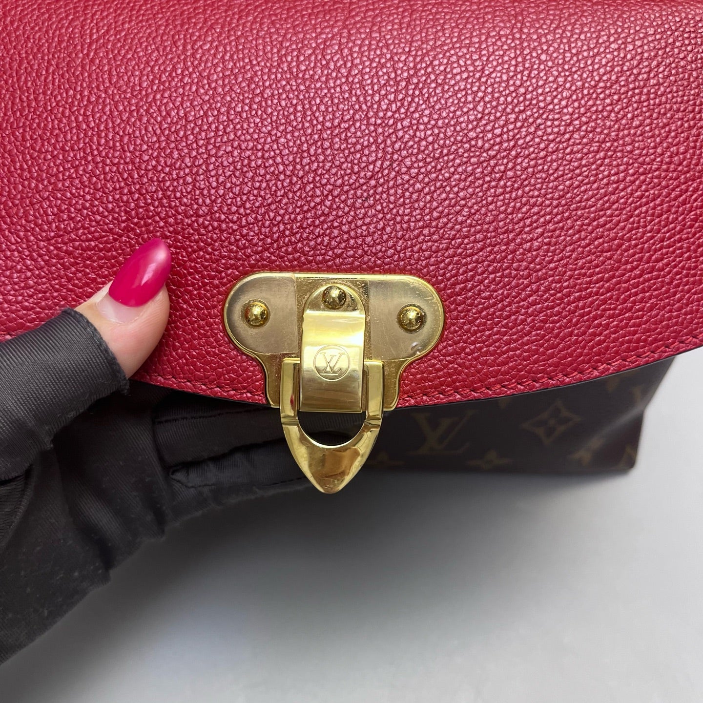 Louis Vuitton - Saint Placide - Monogram canvas and grained leather - Brown and Red with Gold-Tone Hardware - (Medium)
