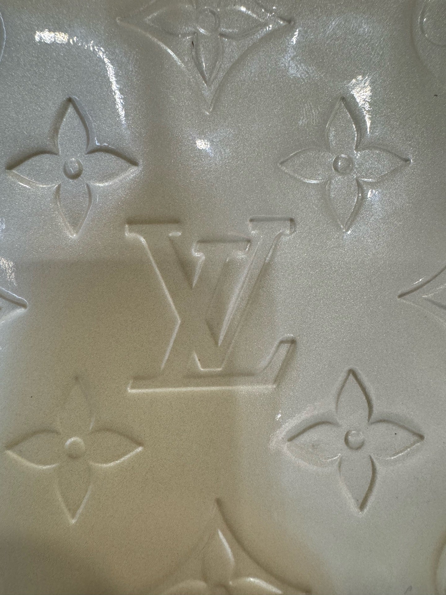 Louis Vuitton - Vivian - Patent leather - Off-white - (Medium)