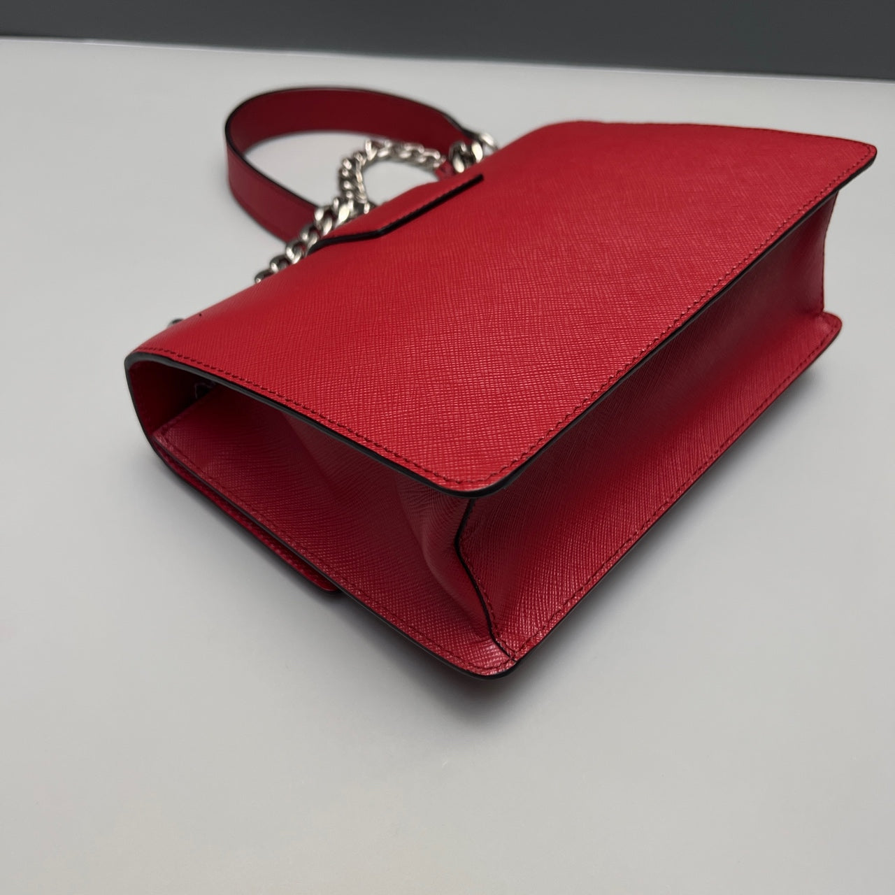Prada - Chain Flap Bag - Saffiano leather - Red - (Medium)