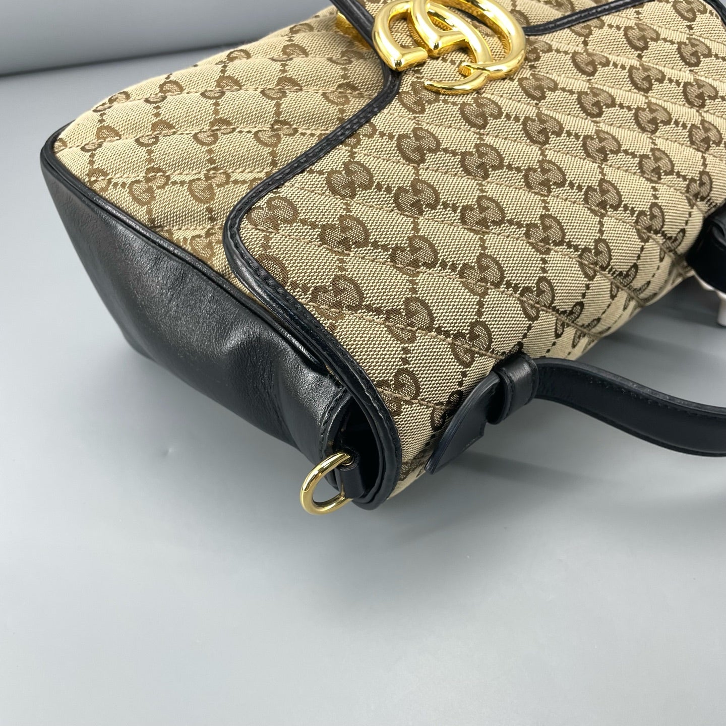 Gucci - GG Marmont Messenger Bag - GG Monogram Canvas and Leather - Beige and Black - (Medium)