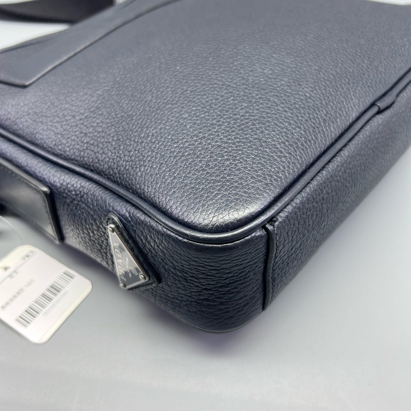 Prada - Crossbody Messenger Bag - Pebbled leather - Navy - (medium)