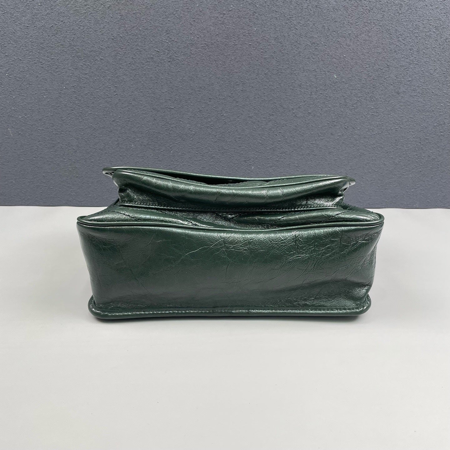 Saint Laurent - Niki Medium Chain Bag - Distressed calfskin leather - Green - (Medium)