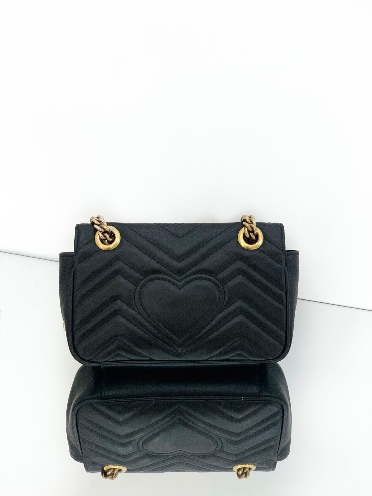 Gucci - GG Marmont Matelasse Mini - Matelasse chevron leather - Black with Gold-Tone Hardware - (Mini)