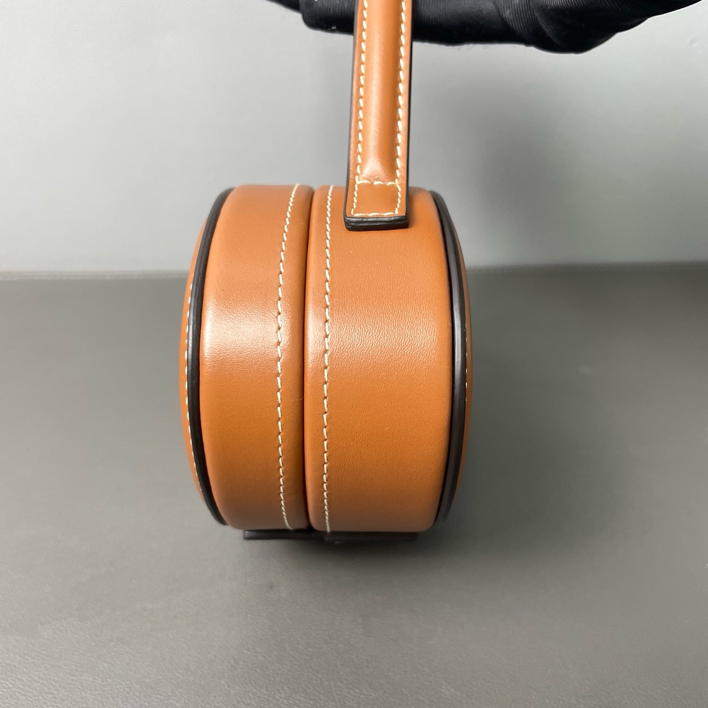 Celine - Cuir Triomphe Oval Box Bag - Leather - Camel - (mini)