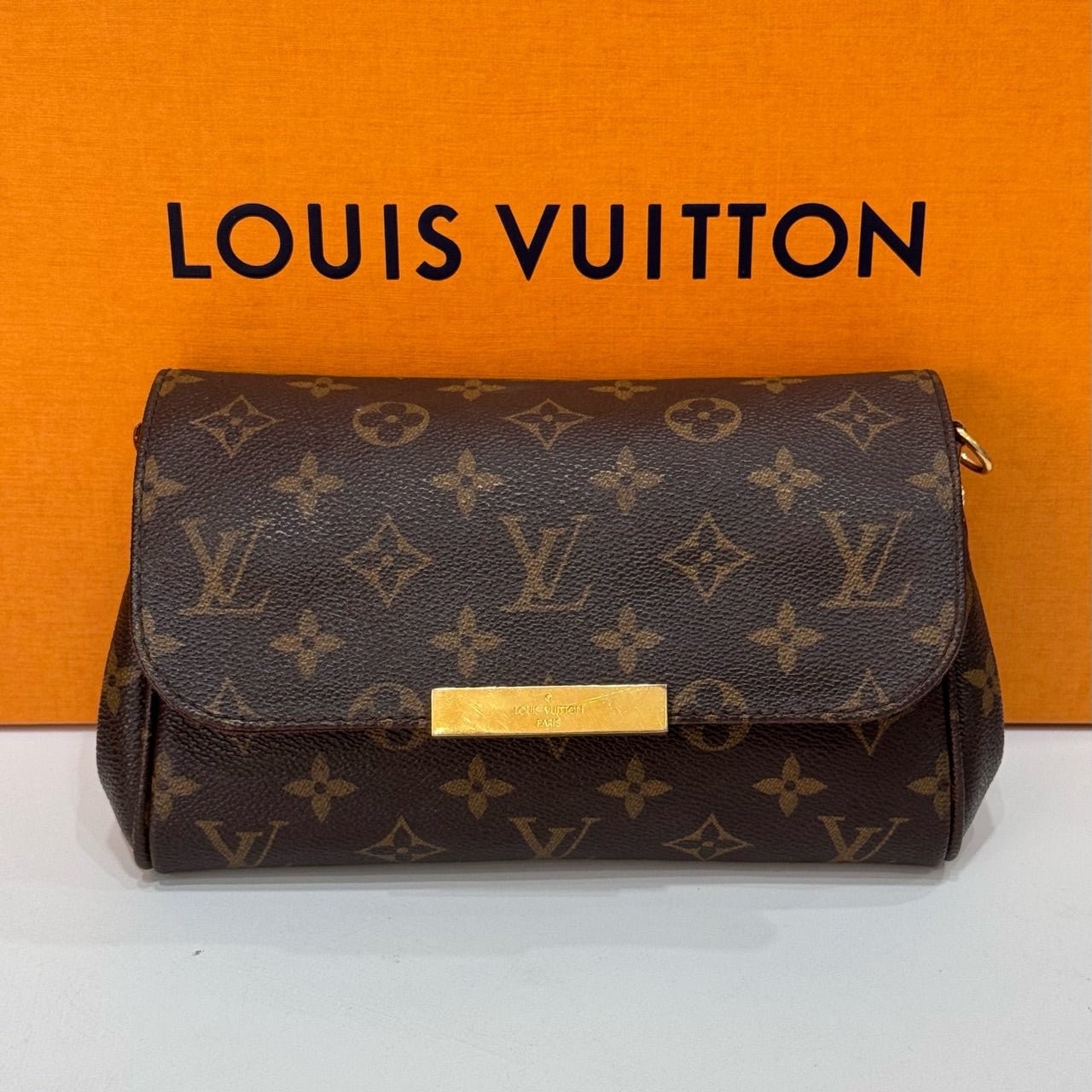 Louis Vuitton - Favorite PM - Monogram coated canvas with natural cowhide leather trim - Brown - (Small)