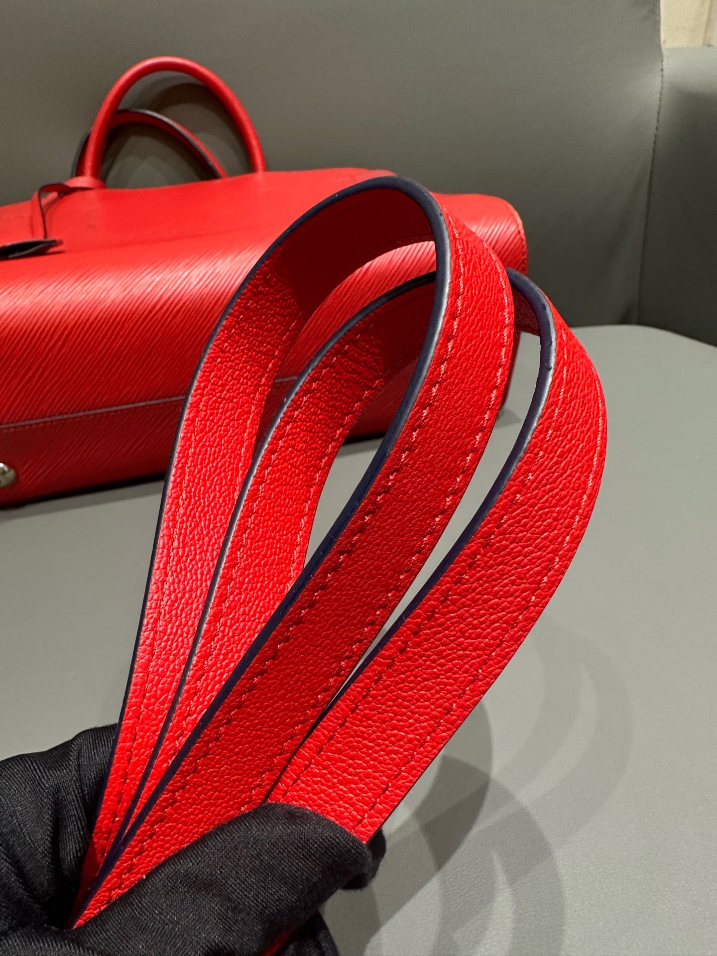 Louis Vuitton - Twist Tote - Epi leather, Cowhide leather - Red - (Medium)