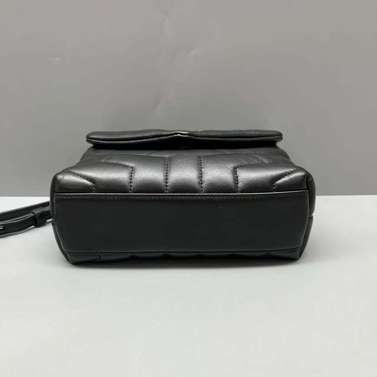 Saint Laurent - Loulou Toy - Leather - Black - (mini)