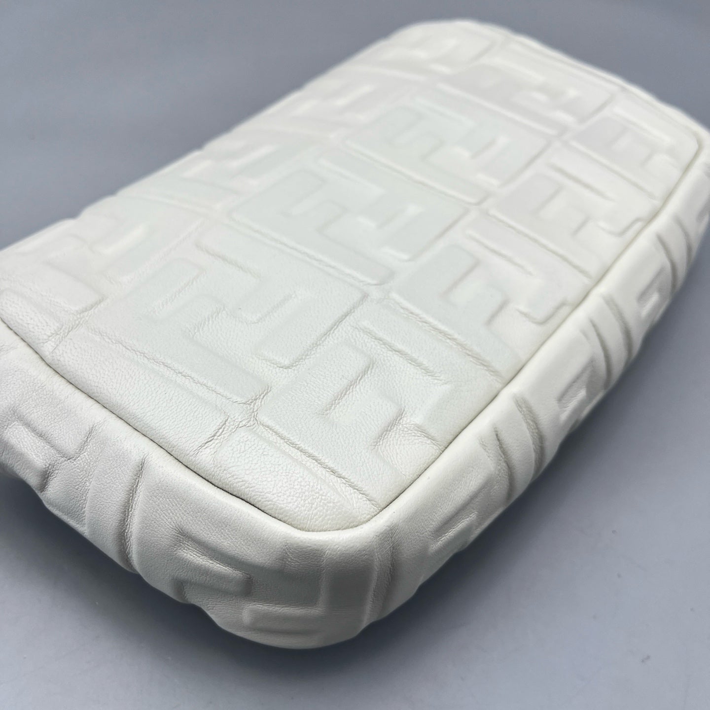 Fendi - Baguette - Leather - White - (Small)
