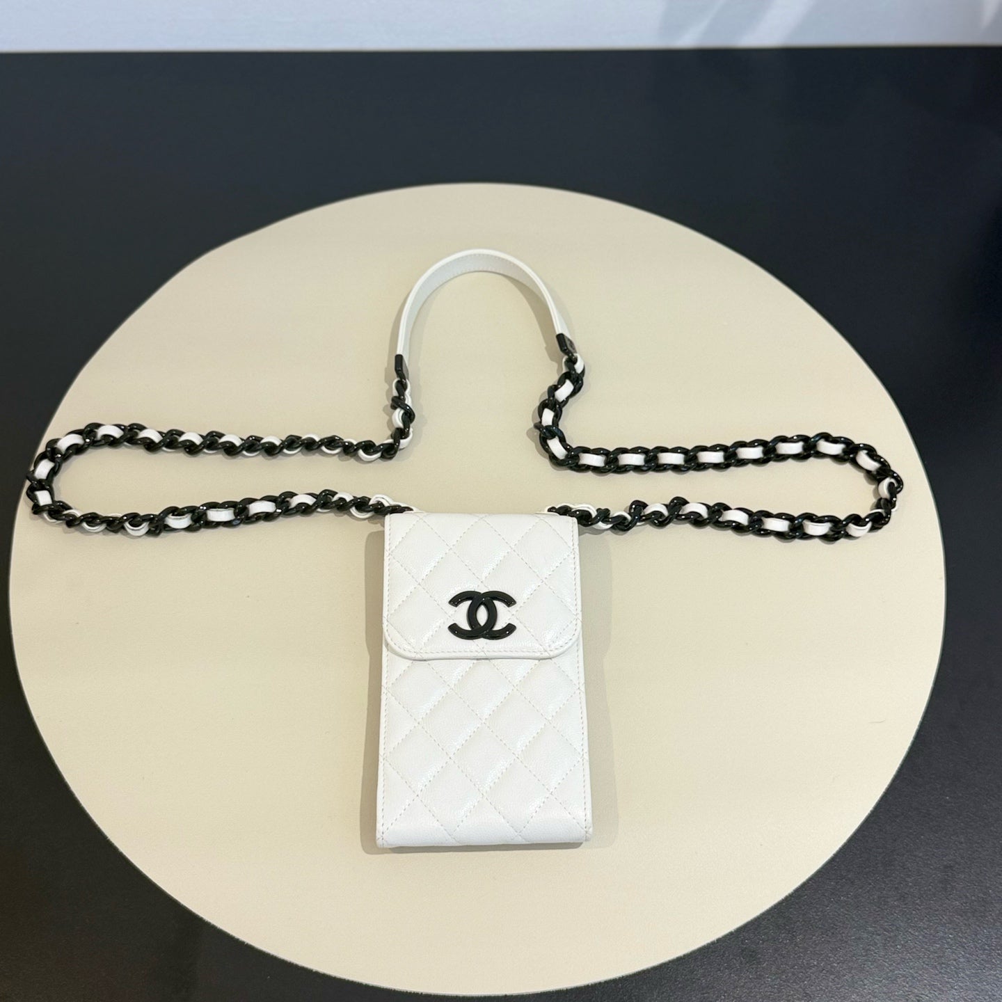 Chanel - Quilted Phone Holder with Chain - Pebbled leather - White - (mini)