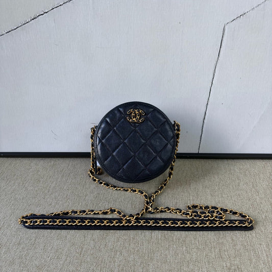 Chanel - 19 Round Mini Bag - Lambskin leather - Black - (mini)
