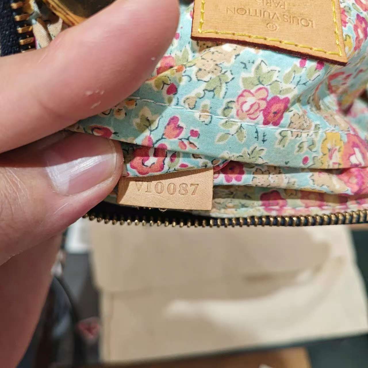 Louis Vuitton - Kapital Limited Edition Vintage Distressed Denim Patchwork Bag - Denim with natural cowhide leather trim - Blue - (Small)