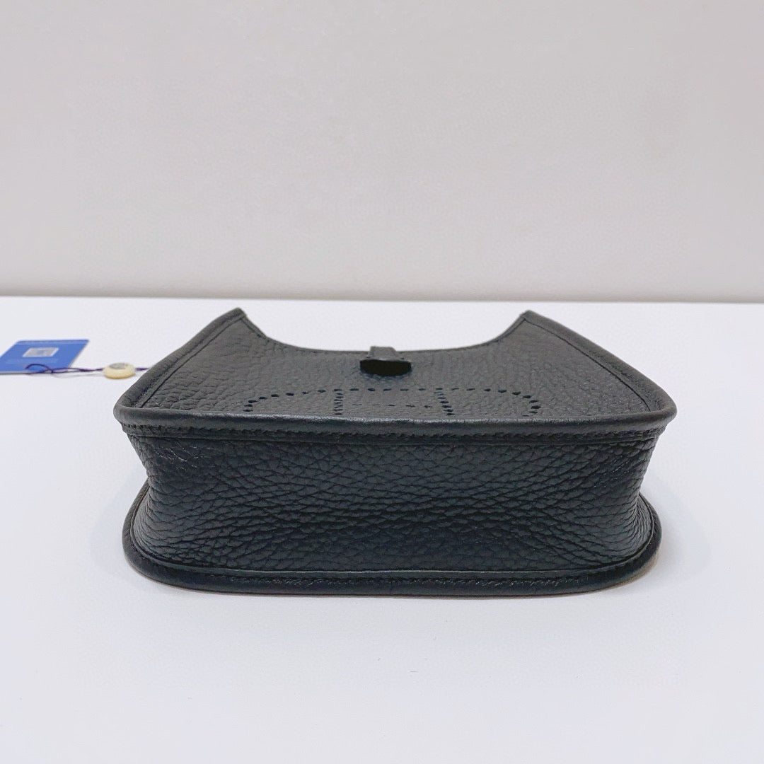 Hermès - Evelyne 16 - Clemence leather - Black - (mini)