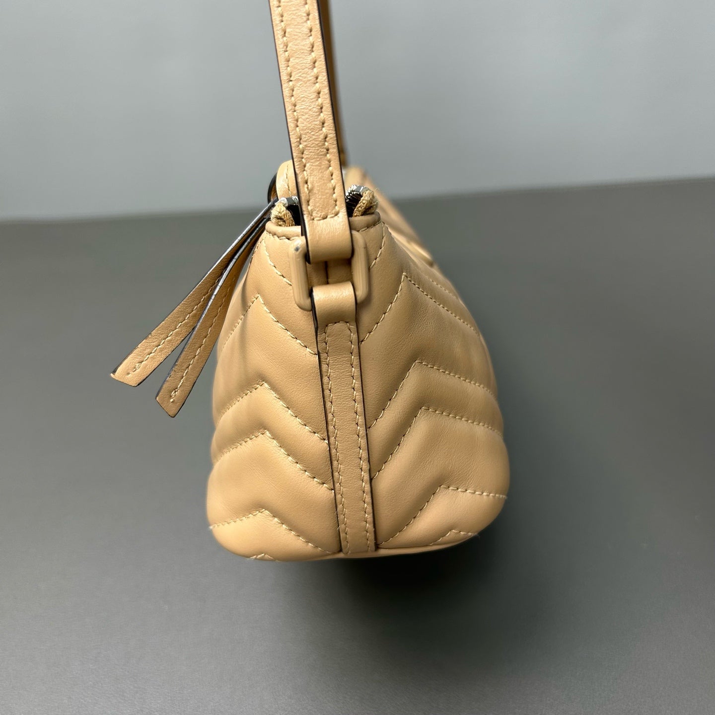 Gucci - GG Marmont Shoulder Bag - Leather - Beige - (Small)