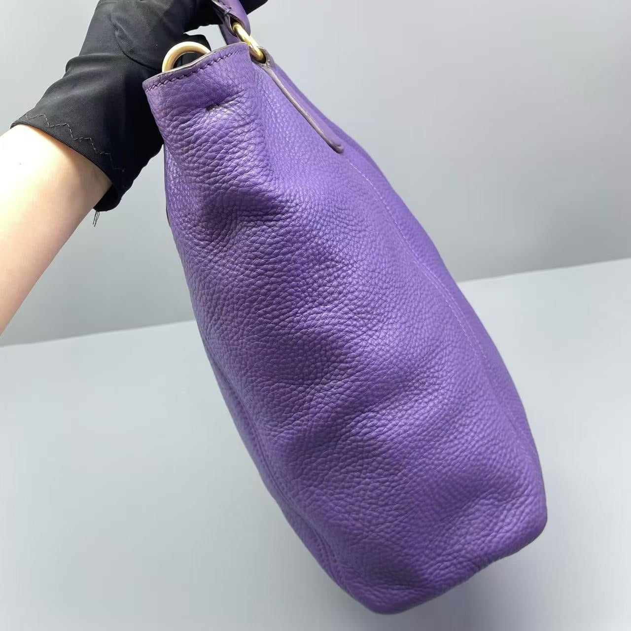 Prada - Grained Leather Tote - Grained leather - Purple - (Medium)