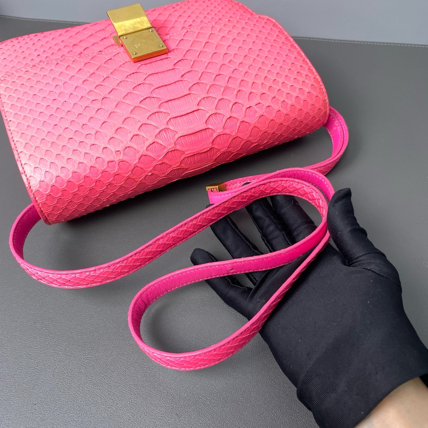 Celine - Classic Box Bag - Exotic leathers - Python - Pink - (Medium)