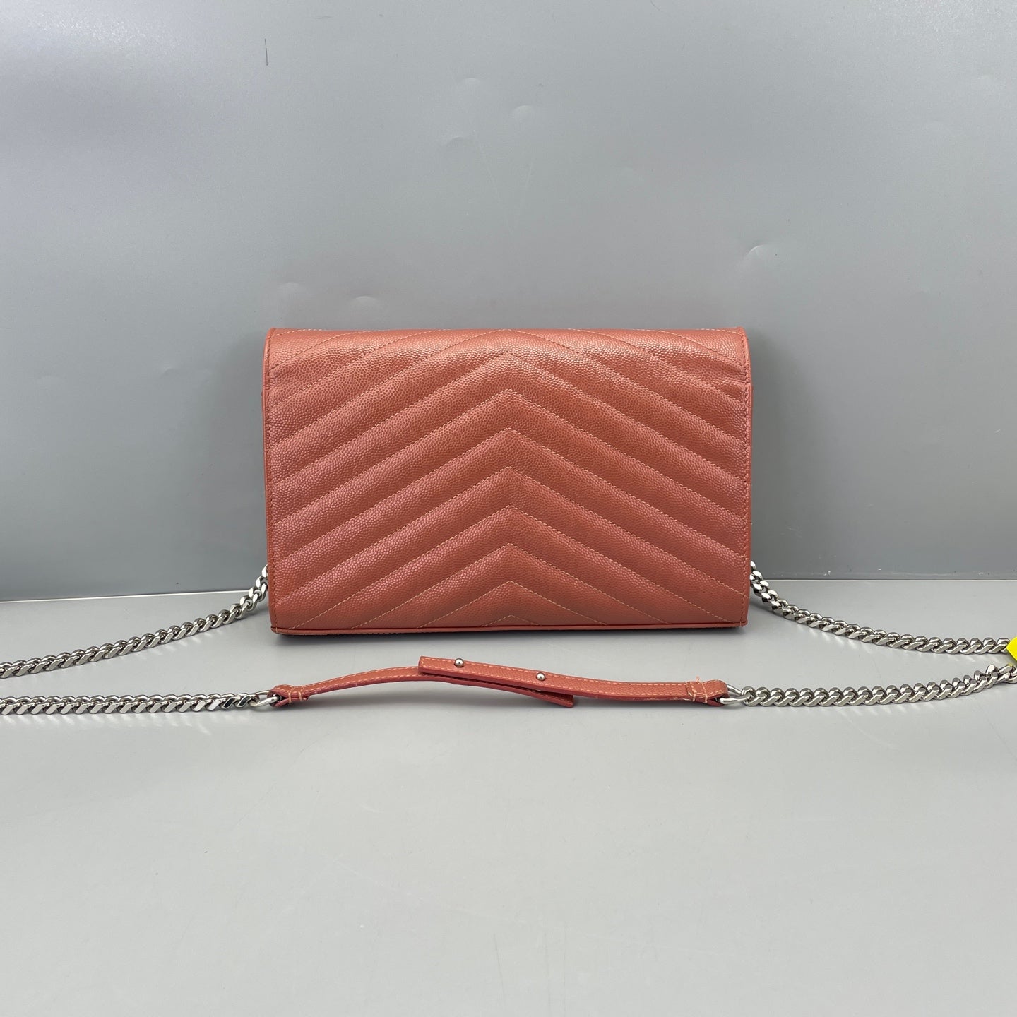 Saint Laurent - Envelope Bag - Grained leather - Pink - (Medium)
