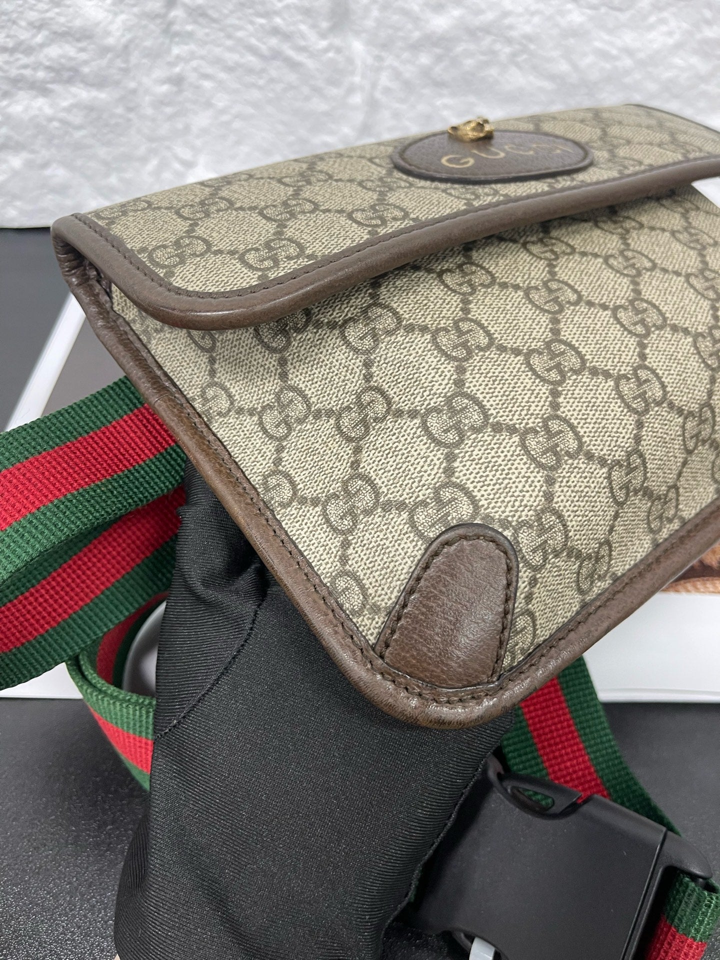 Gucci - GG Supreme Tiger Head Belt Bag - Coated canvas with leather trim - Brown - (medium)