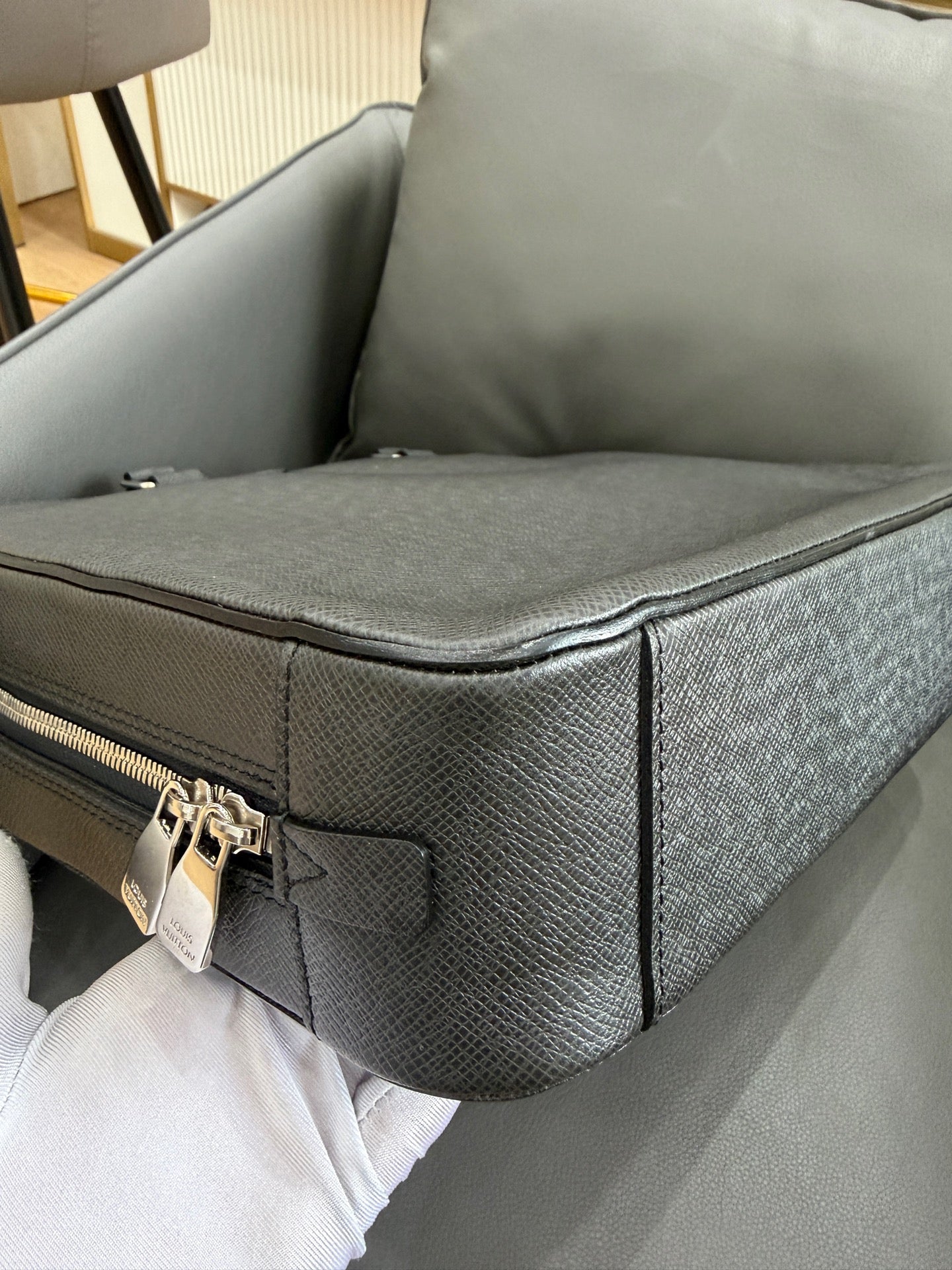 Louis Vuitton - Briefcase - Calfskin leather - Black - (Large)