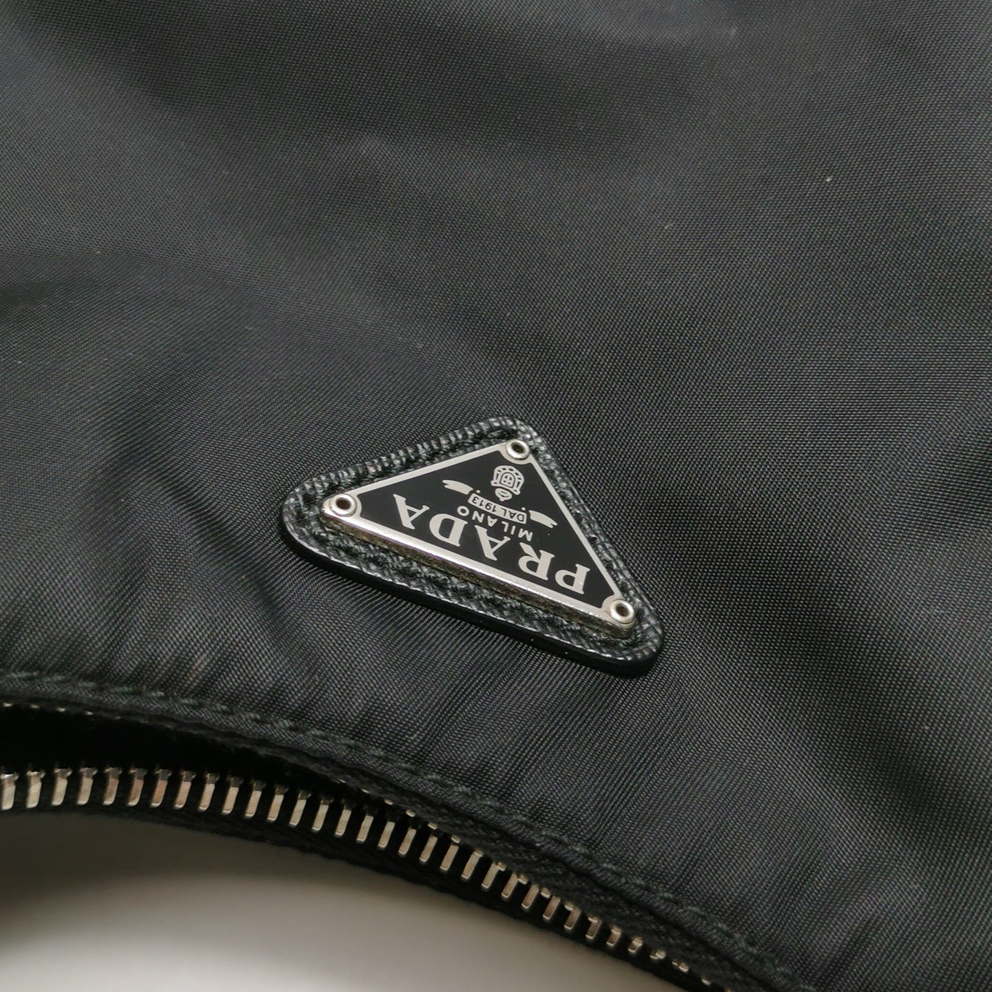 Prada - Re-Edition 2005 Hobo Bag - Re-Nylon with Saffiano leather trim - Black - (Small)