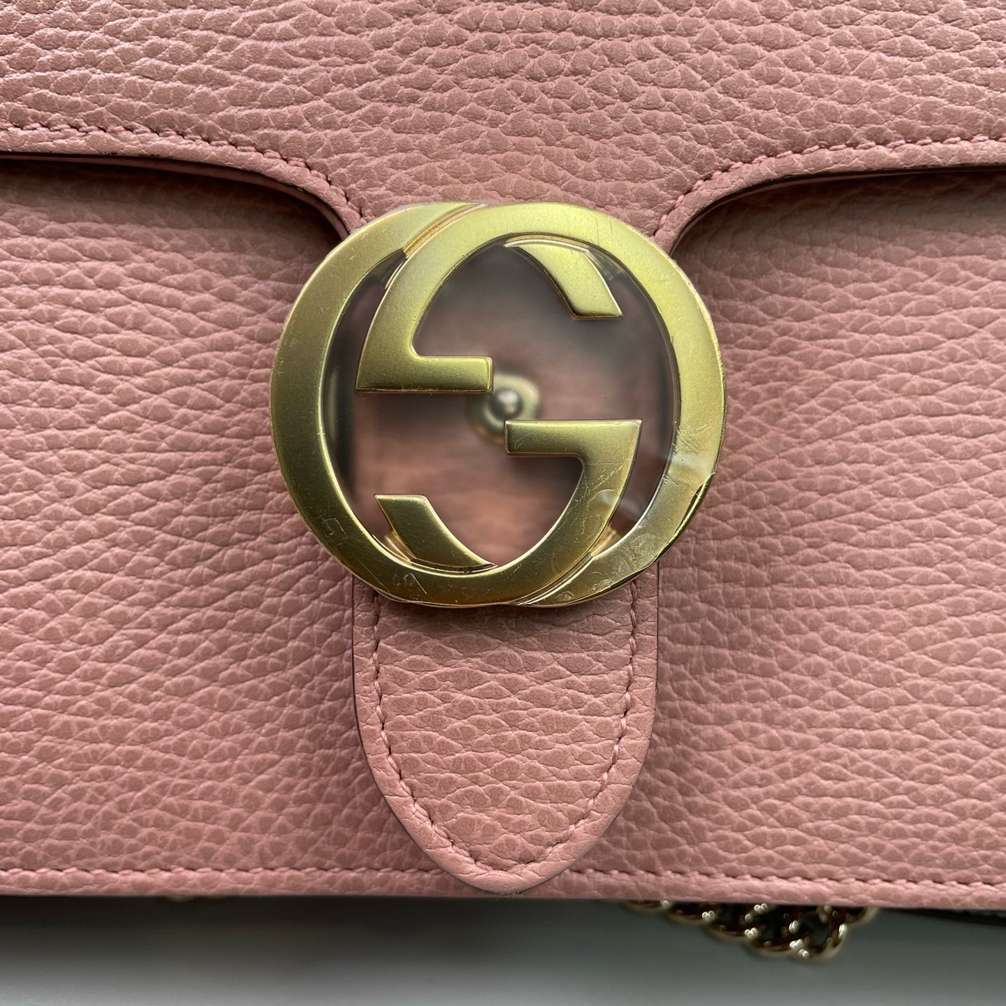Gucci - Interlocking G Chain Shoulder Bag - Grained leather - Pink - (small)