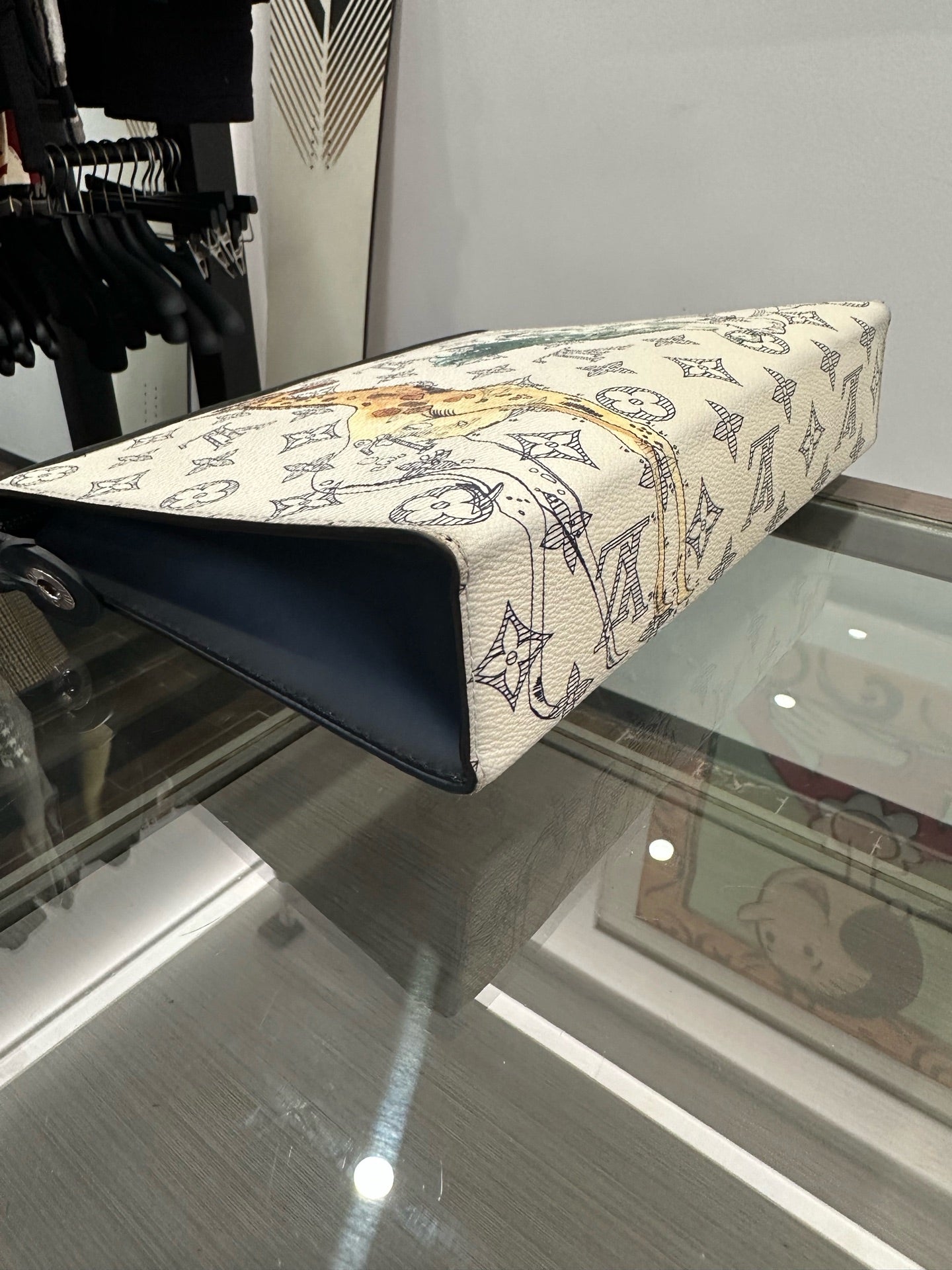 Louis Vuitton - Pochette Toiletry 27 Chapman Brothers Limited Edition - Coated canvas with leather trim - White - (Large)