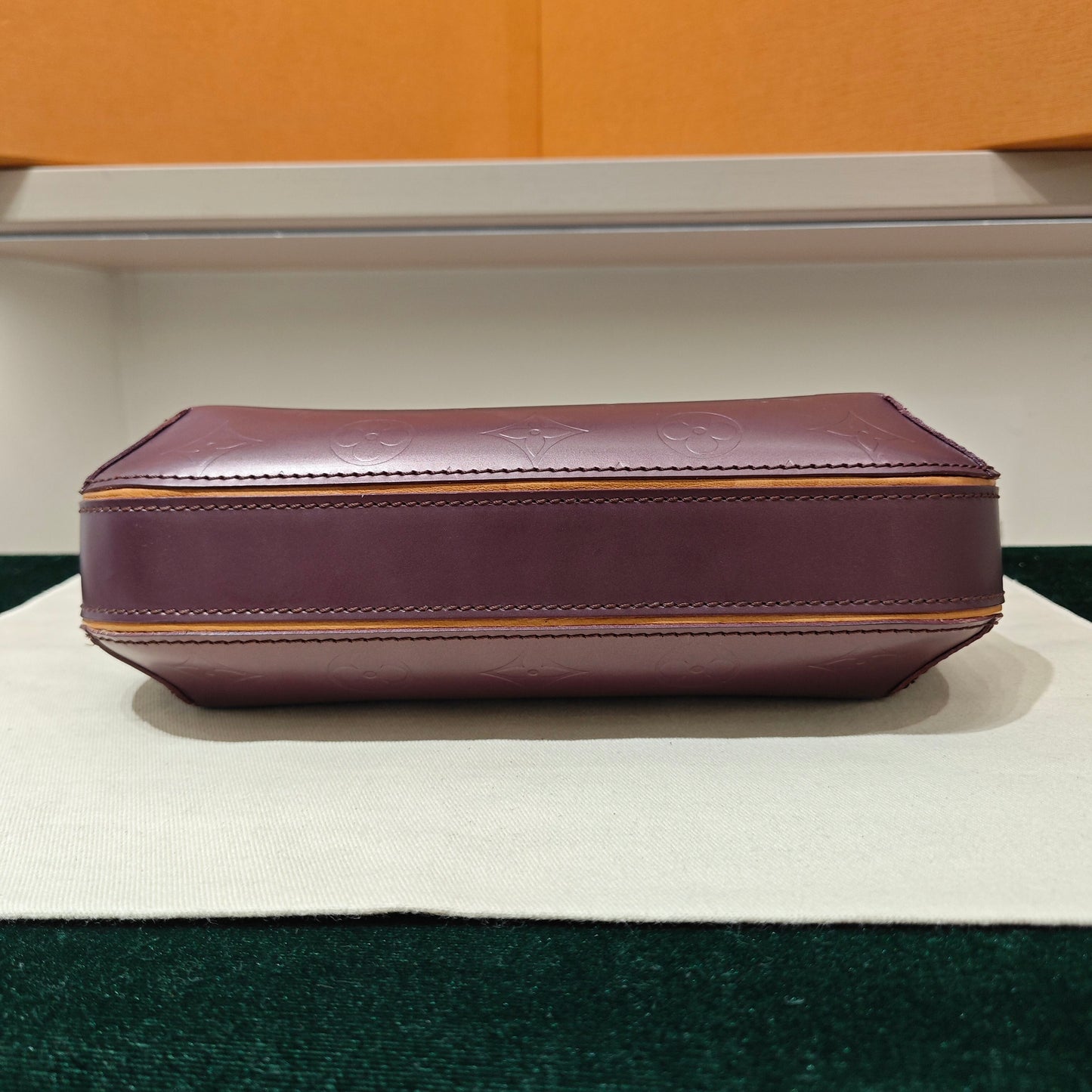 Louis Vuitton - Pochette Accessoires - Patent leather - Purple - (mini)