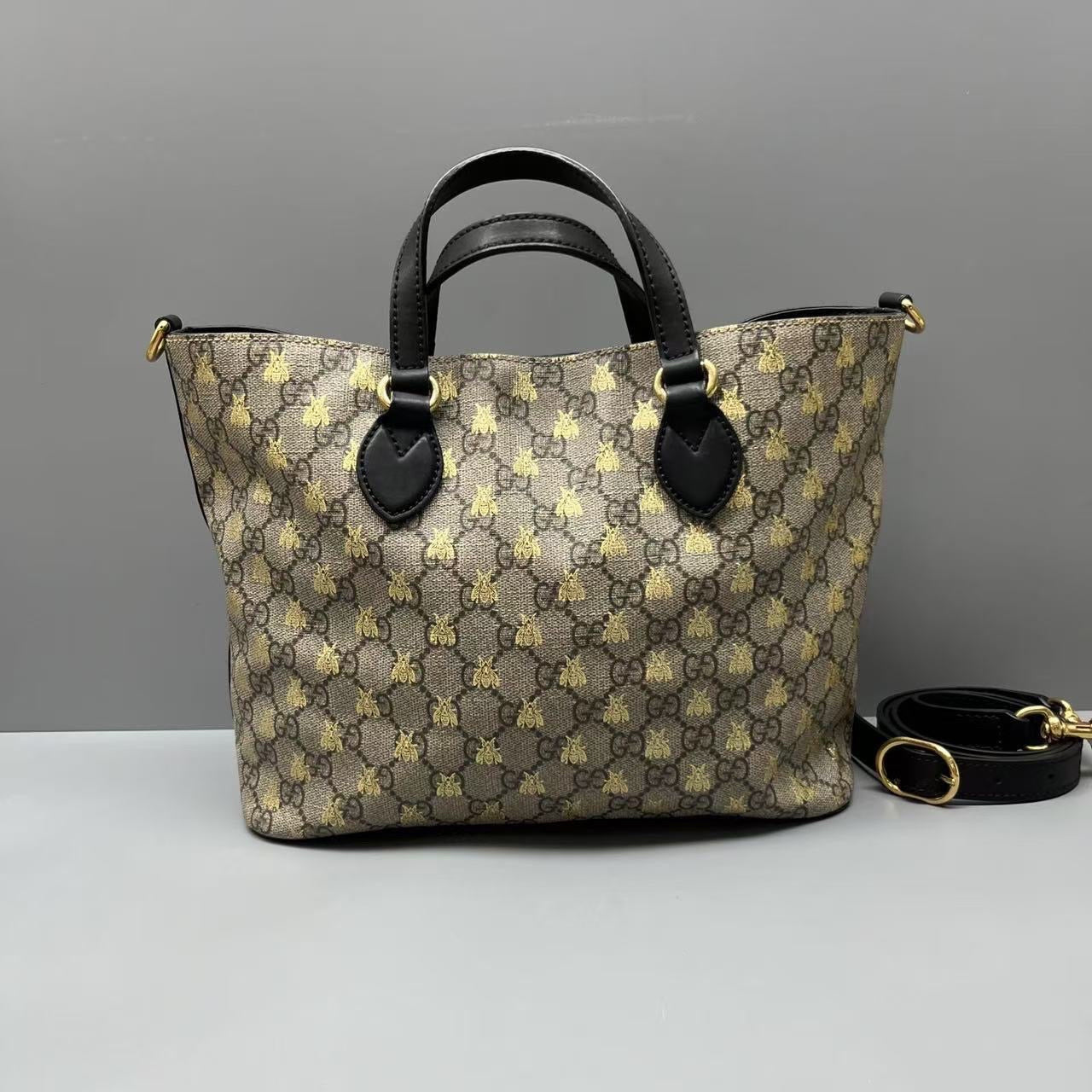 Gucci - GG Supreme Bee Tote Bag - Coated canvas and leather - Beige - (Small)