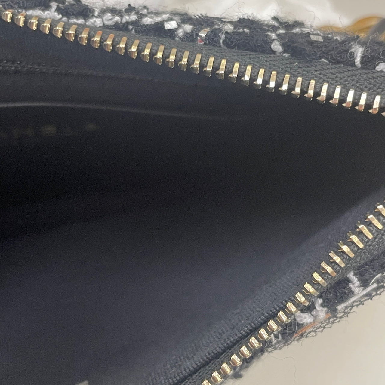 Chanel - Hobo - Tweed with leather trim - Black - (small)