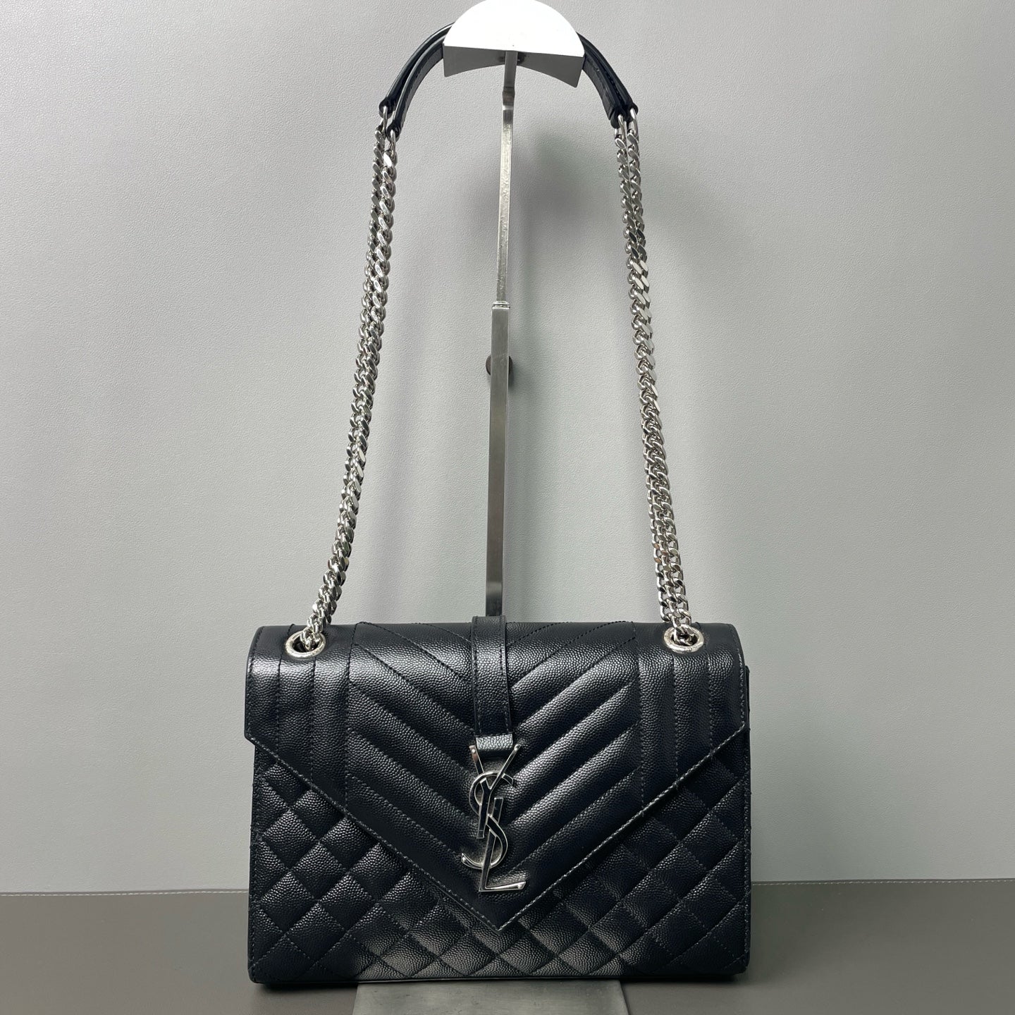 Saint Laurent - Envelope Bag - Pebbled calfskin leather - Black - (medium)