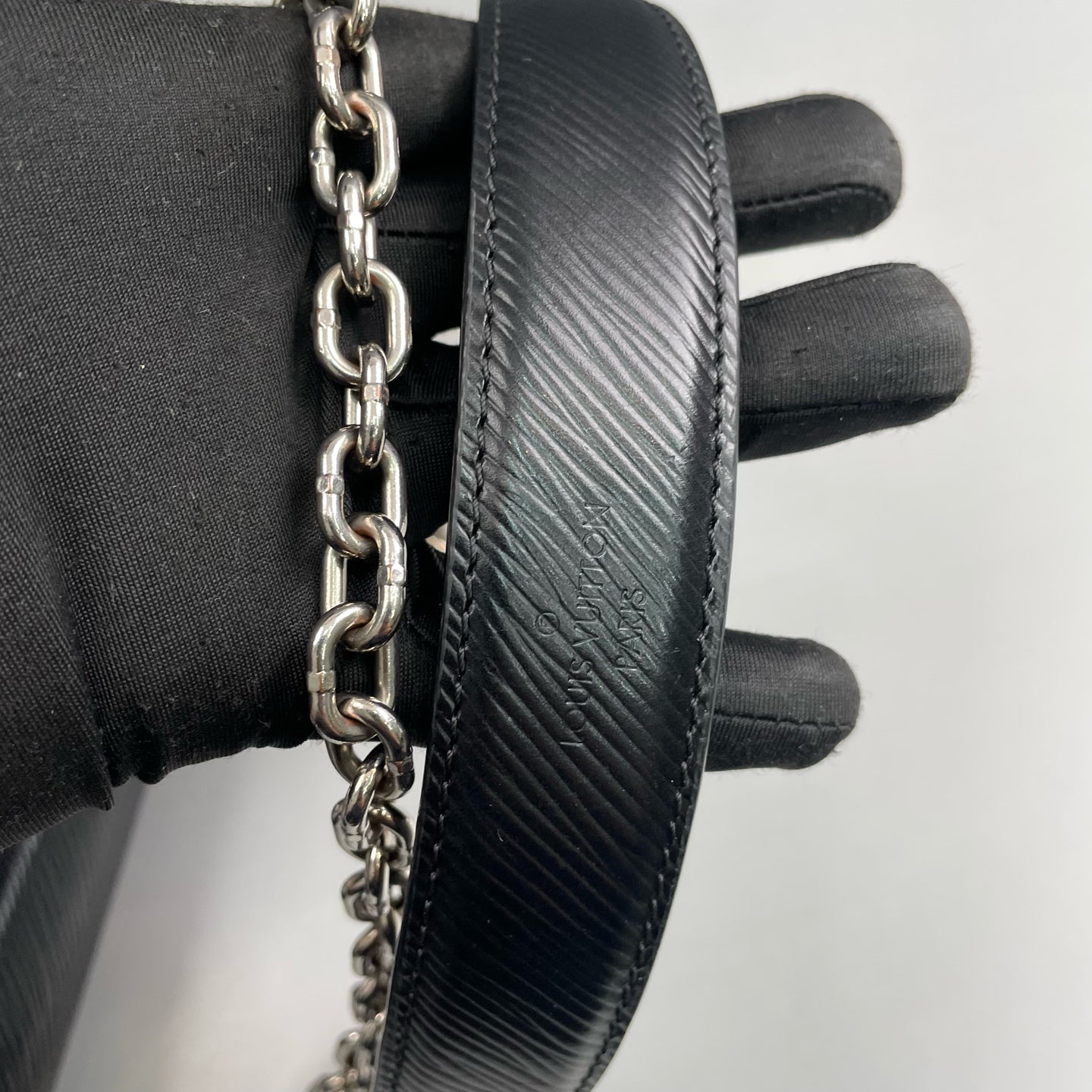 Louis Vuitton - Twist Chain Bag - Epi leather - Black - (small)