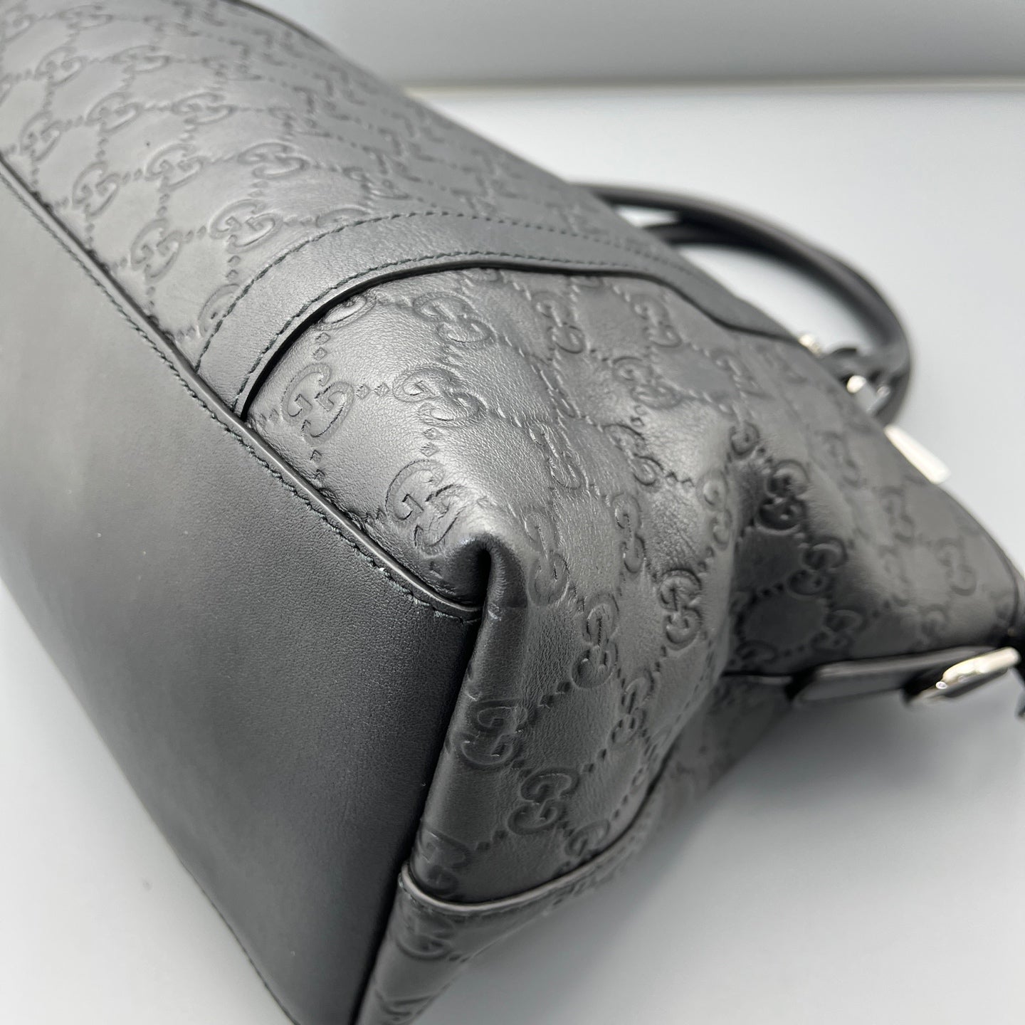 Gucci - Guccissima Top Handle Bag - Leather - Black - (medium)