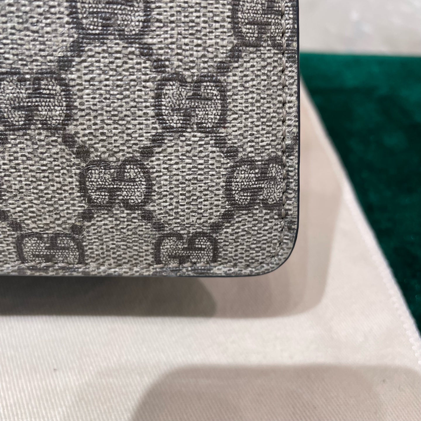 Gucci - Dionysus Medium Shoulder Bag - GG Supreme coated canvas with suede trim and interior lining - Beige and Black - (Medium)