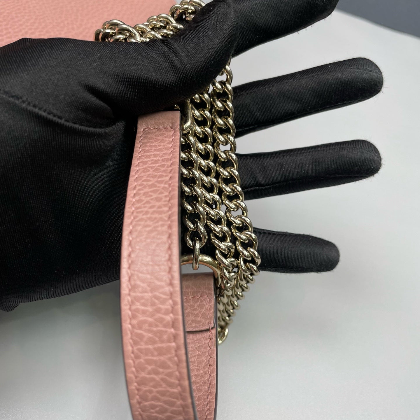 Gucci - Interlocking G Chain Shoulder Bag - Grained leather - Pink - (small)