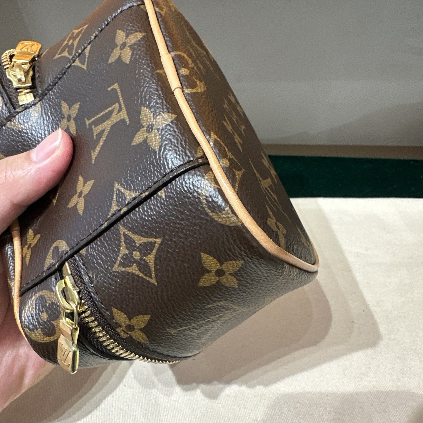 Louis Vuitton - Nice Nano - Monogram coated canvas with Vachetta leather trim and gold-tone hardware - Brown - (mini)