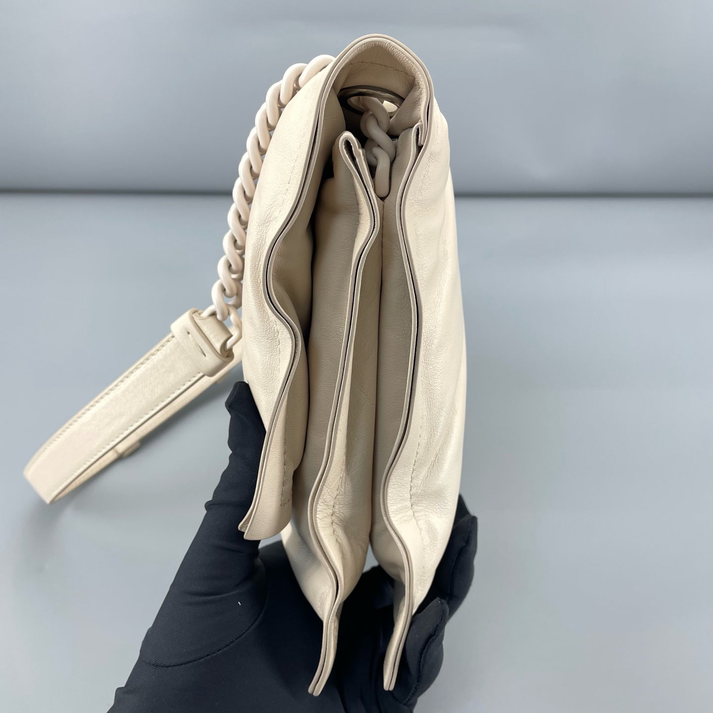 Salvatore Ferragamo - Vara Bow 'Cloud' Shoulder Bag - Leather - Beige - (medium)
