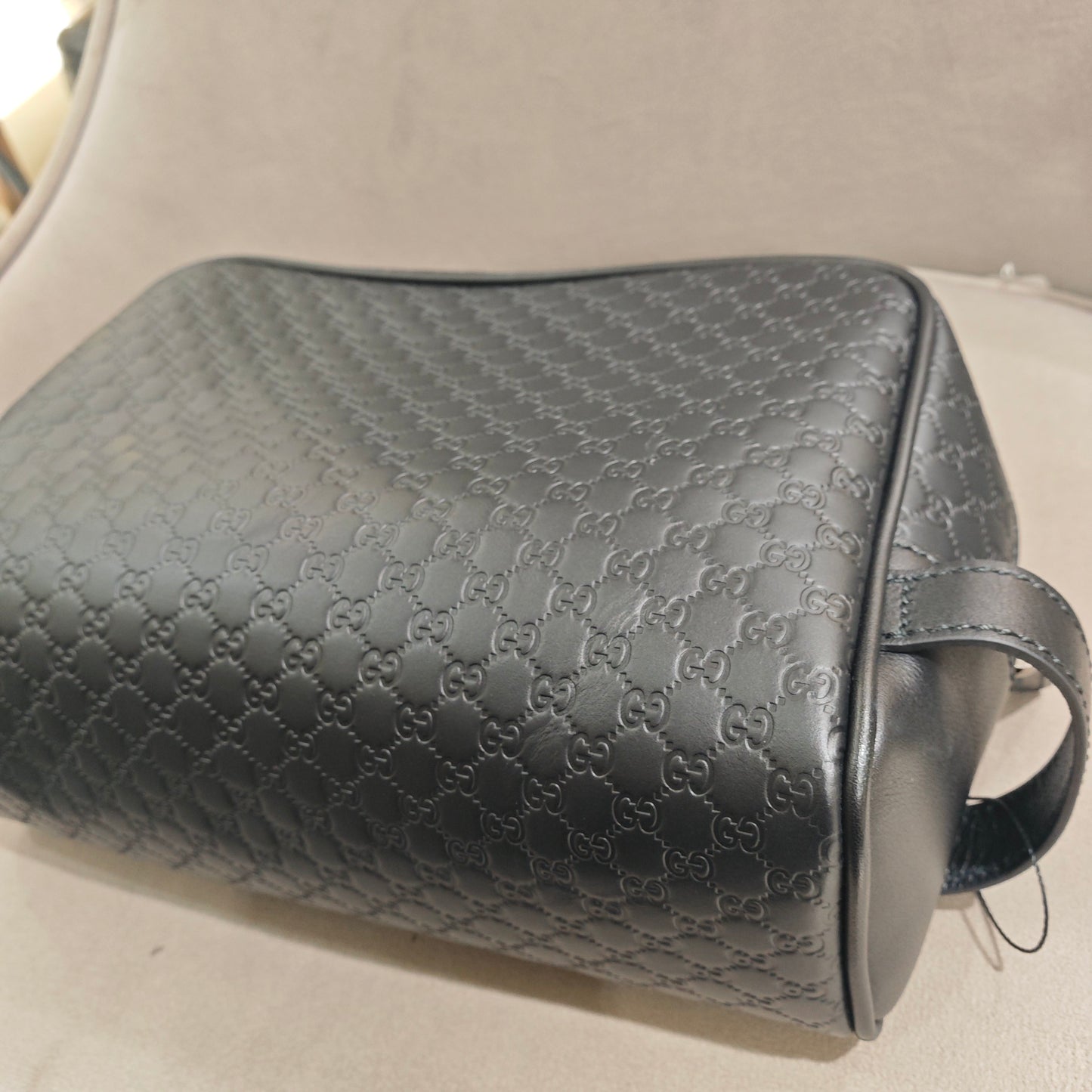 Gucci - Microguccissima Toiletry Pouch - Embossed cowhide leather - Black - (medium)