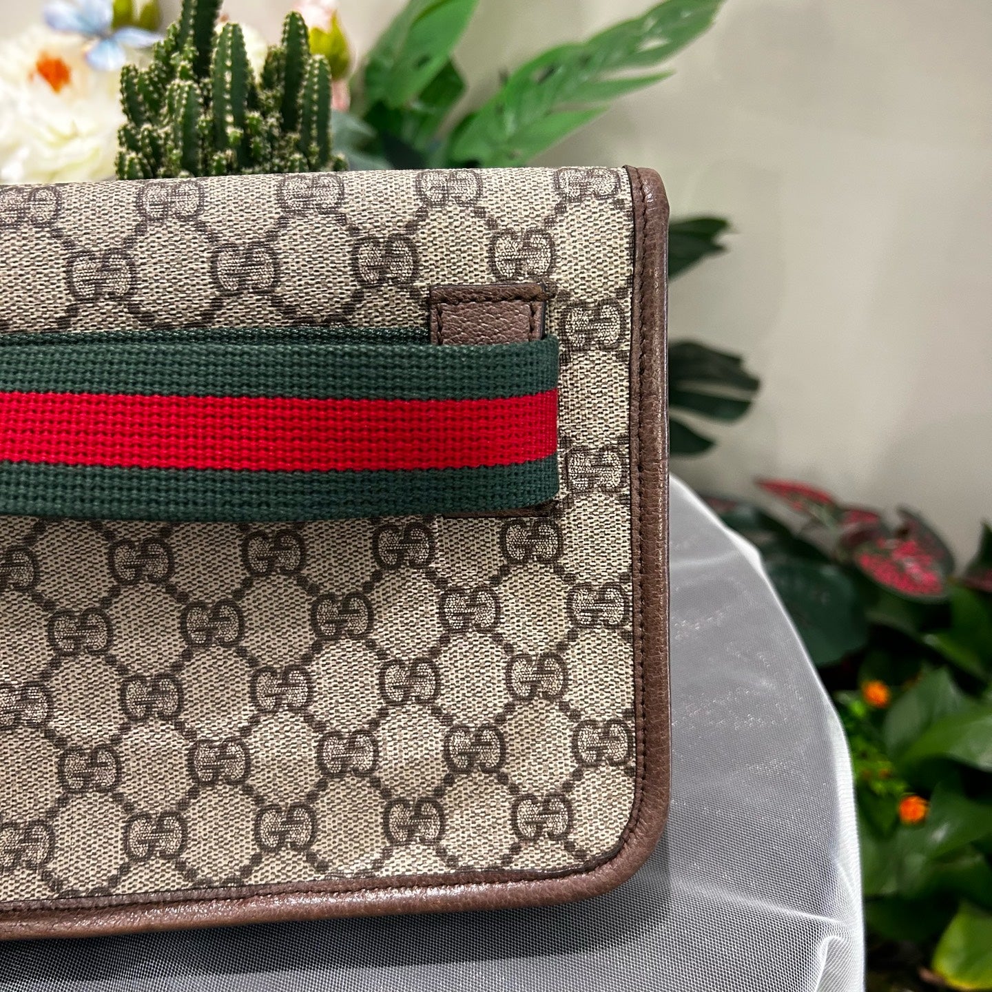 Gucci - Tiger Head Belt Bag - GG Supreme Canvas with Leather Trim - Beige and Brown with Red and Green Web - (small)
