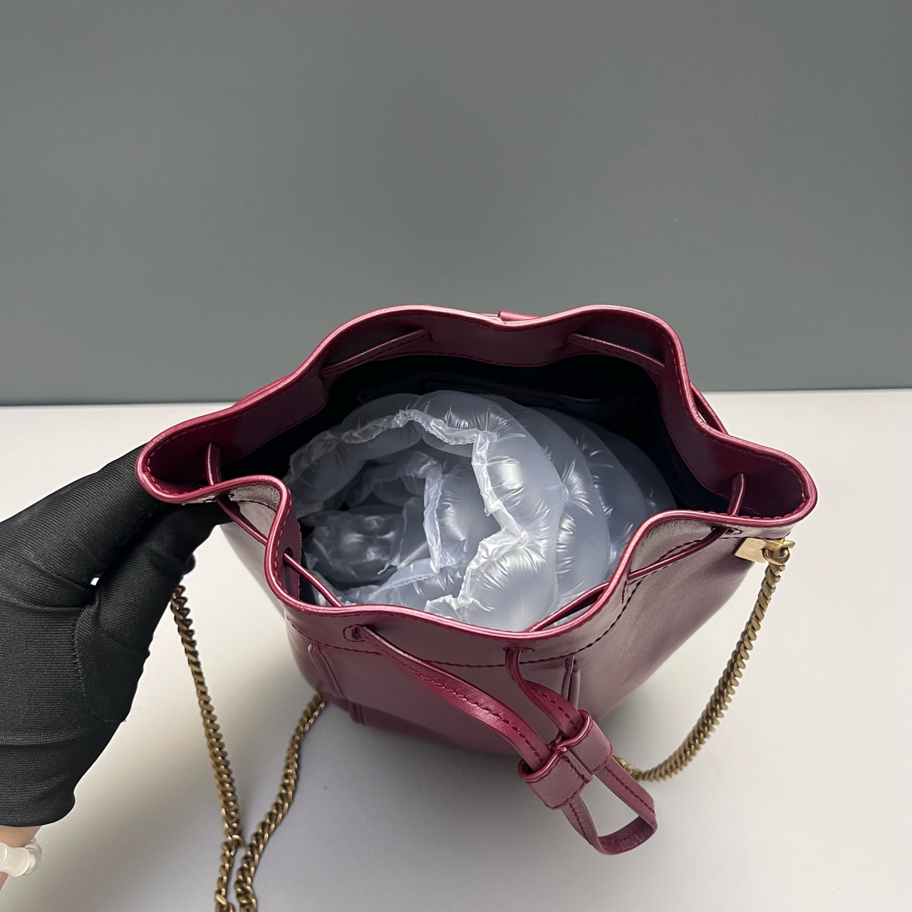 Saint Laurent - Chain Bucket Bag - Leather - Red - (medium)
