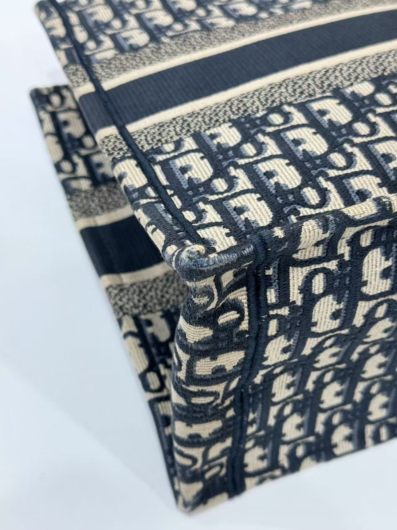 Dior - Book Tote - Embroidered canvas - Beige and Blue - (medium)