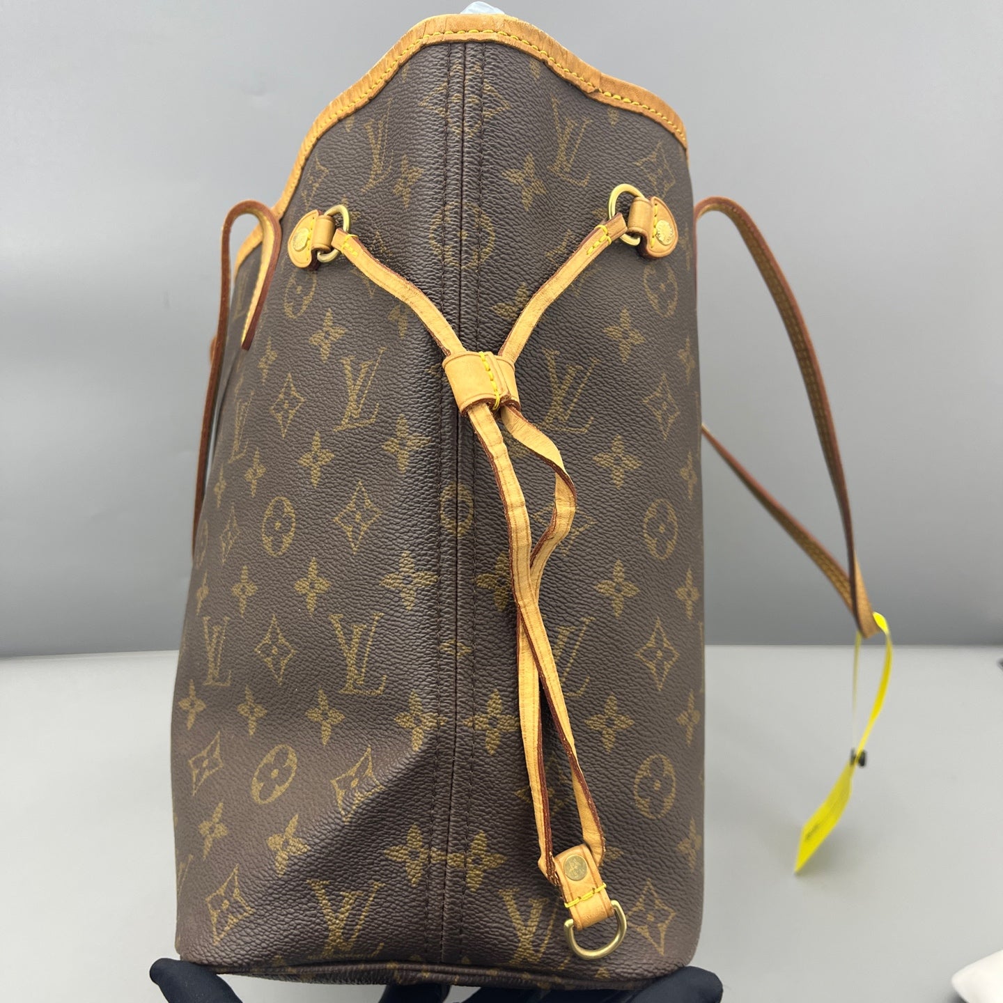 Louis Vuitton - Neverfull MM - Monogram coated canvas with natural cowhide leather trim - Brown - (medium)
