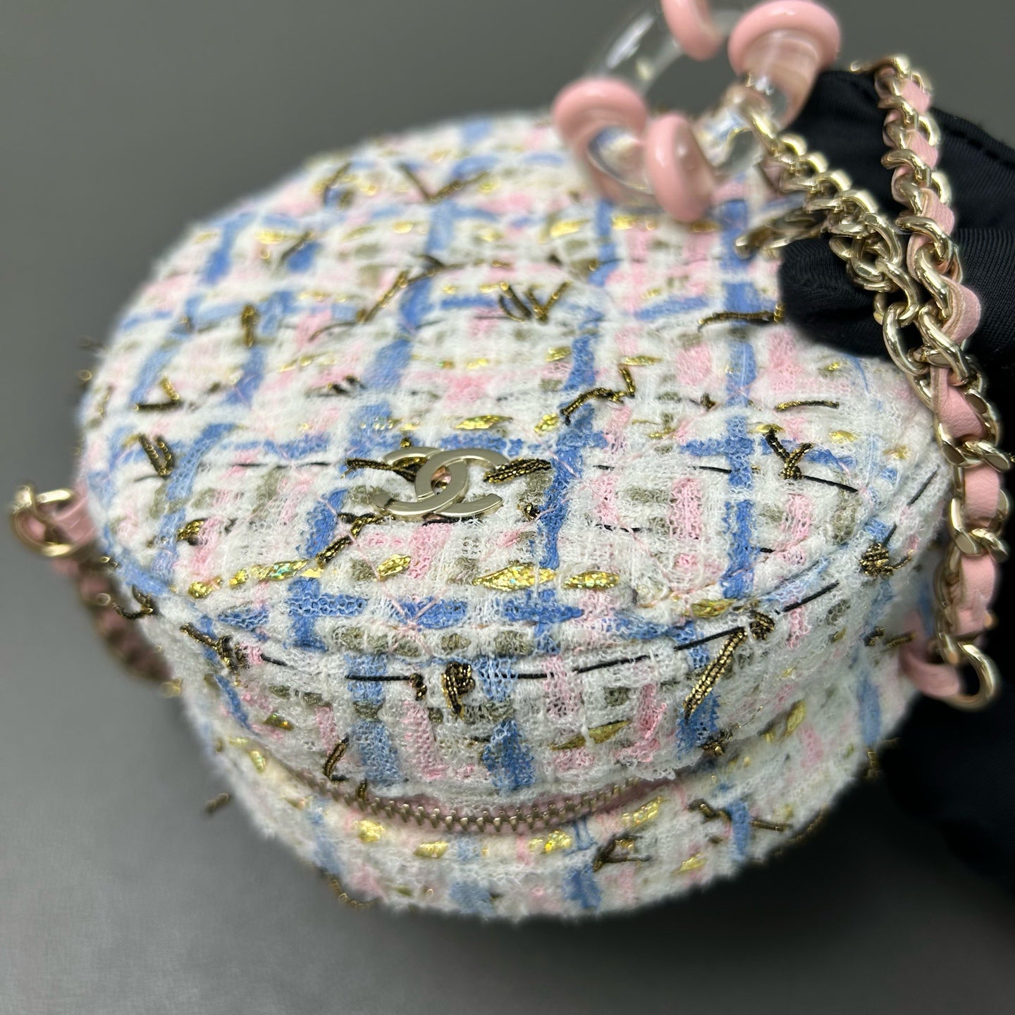 Chanel - Round Mini Chain Bag - Tweed with leather trim - Multicolour (White, Pink, Blue) with Pink accents - (mini)