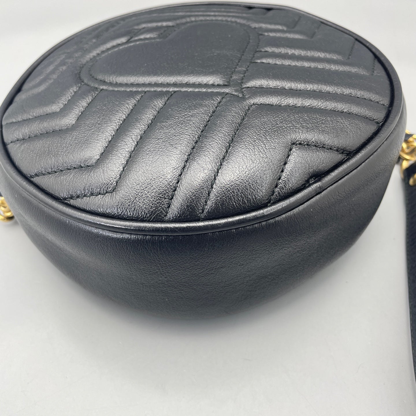 Gucci - GG Marmont Round Shoulder Bag - Leather - Black - (mini)