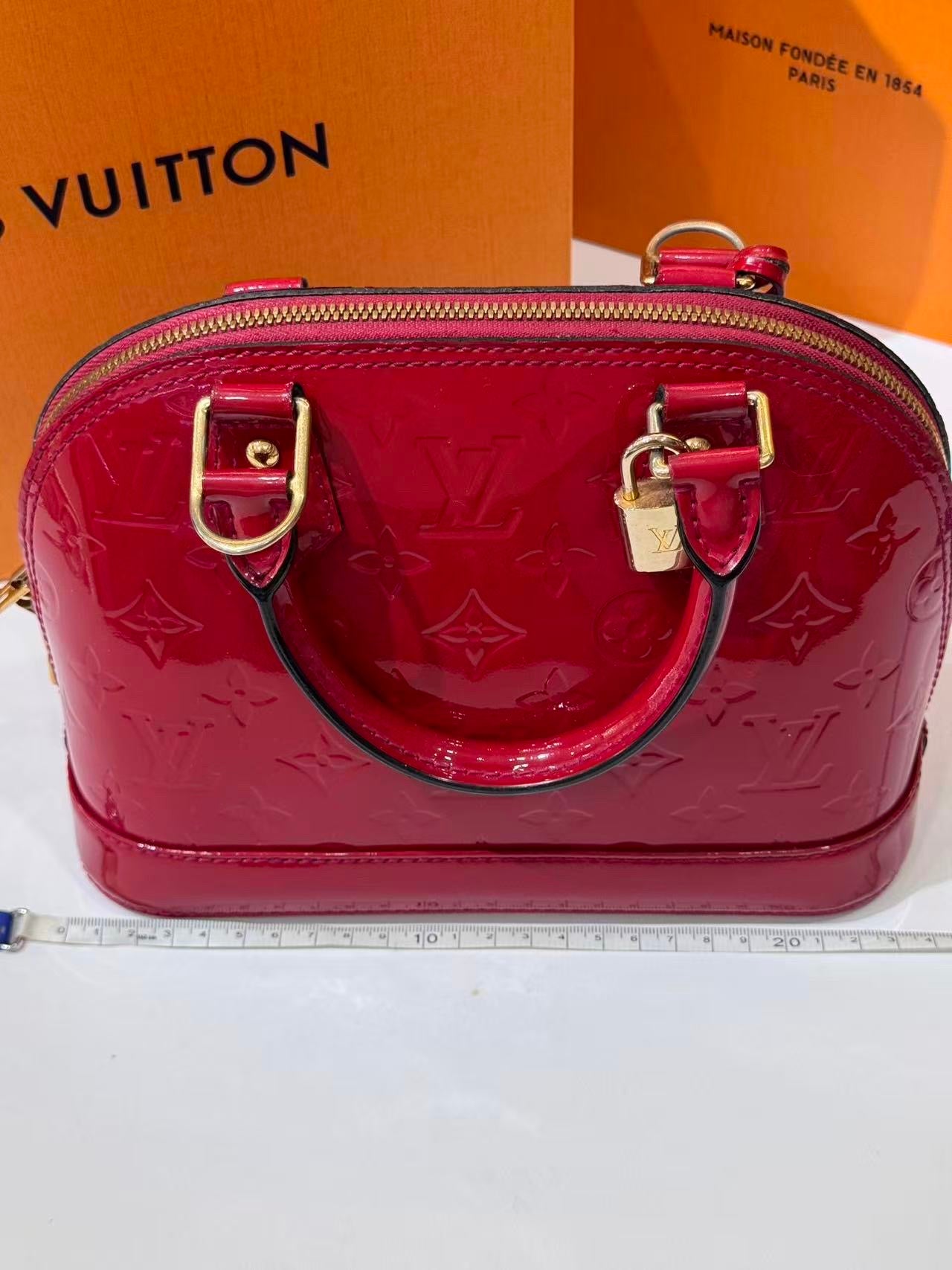 Louis Vuitton - Alma BB - Patent leather - Red - (mini)
