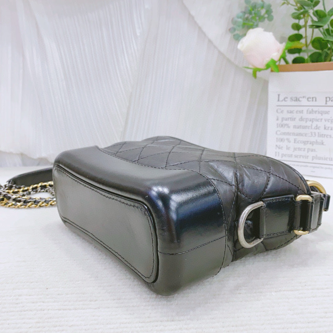 Chanel - Gabrielle Small Hobo Bag - Aged calfskin and smooth calfskin leather - Black - (Small)